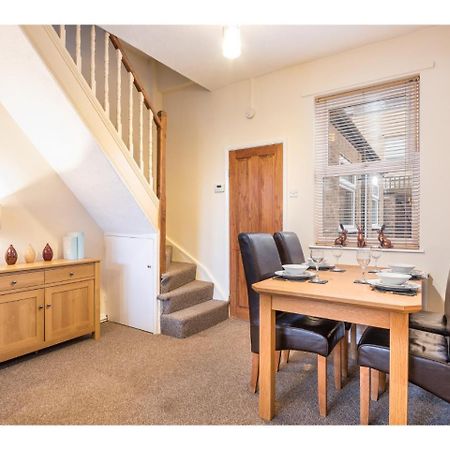 ヨークBeautiful 2 Bed With Free Parking - Pass The Keysアパートメント エクステリア 写真