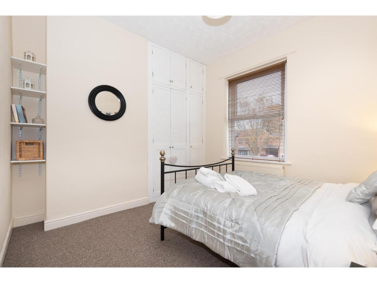 ヨークBeautiful 2 Bed With Free Parking - Pass The Keysアパートメント エクステリア 写真