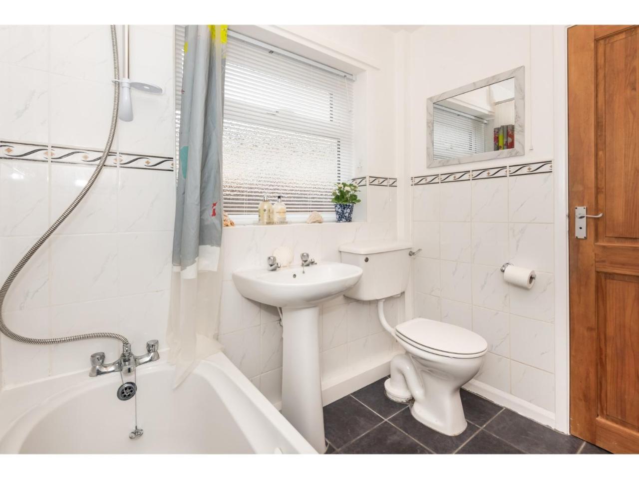 ヨークBeautiful 2 Bed With Free Parking - Pass The Keysアパートメント エクステリア 写真
